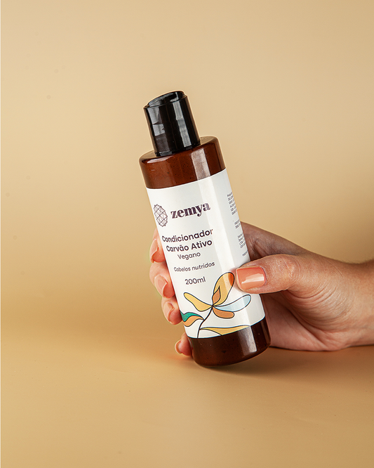 Condicionador Vegano Zemya de Carvão Ativo 200 gr